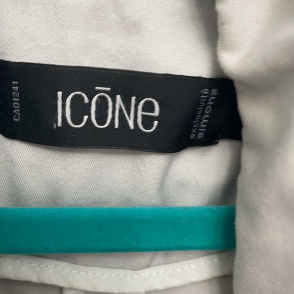 3/30 Icone (Simons ) Blazer ❤️ - Picture 2 of 3